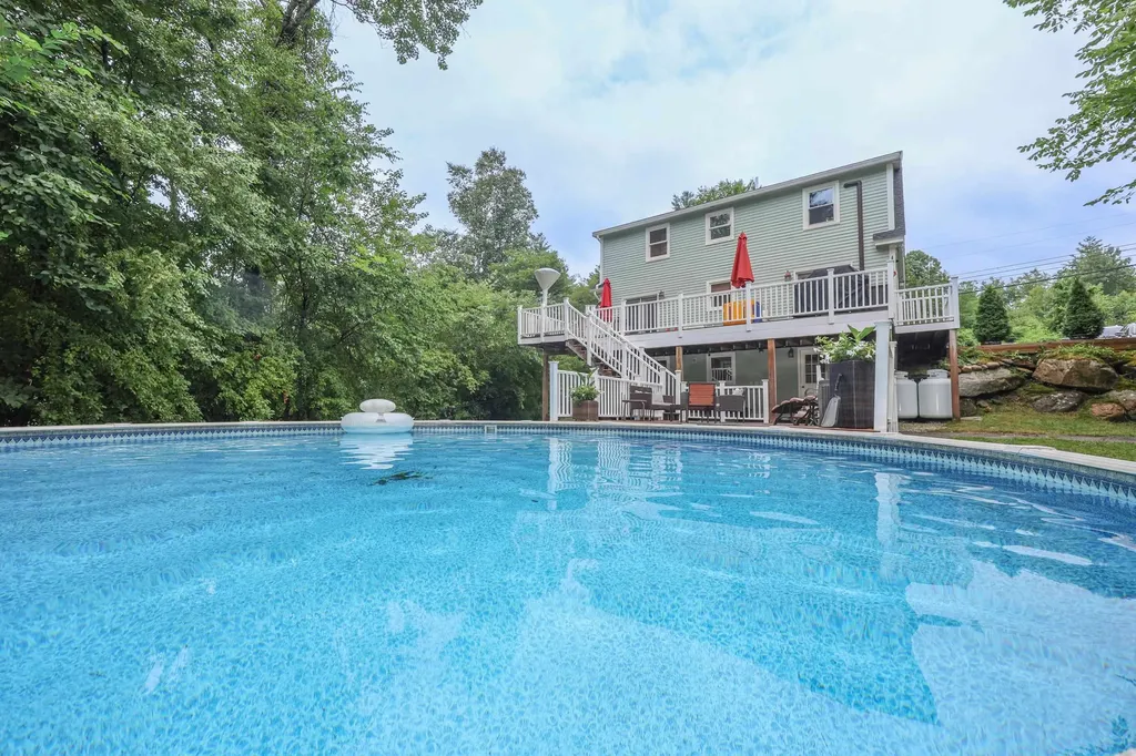 1624 Hooksett Road Hooksett NH 03106