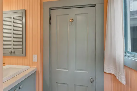1758 E Main Street Conway NH 03813