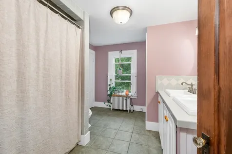 1758 E Main Street Conway NH 03813