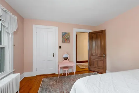 1758 E Main Street Conway NH 03813