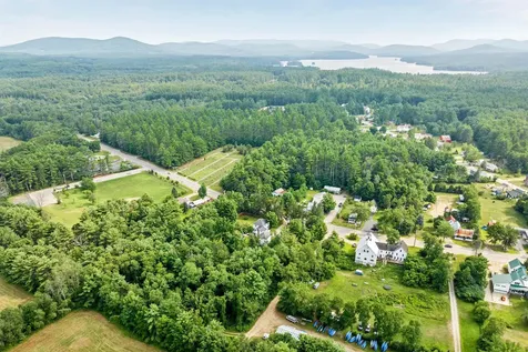 1758 E Main Street Conway NH 03813