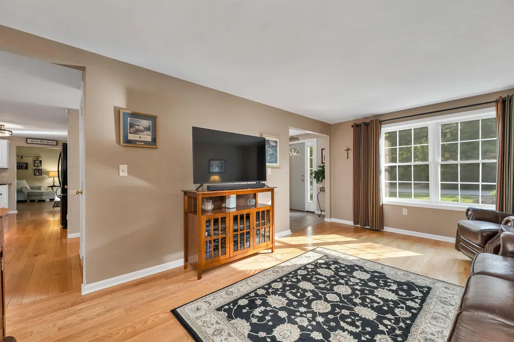3 Kelly Way Merrimack NH 03054