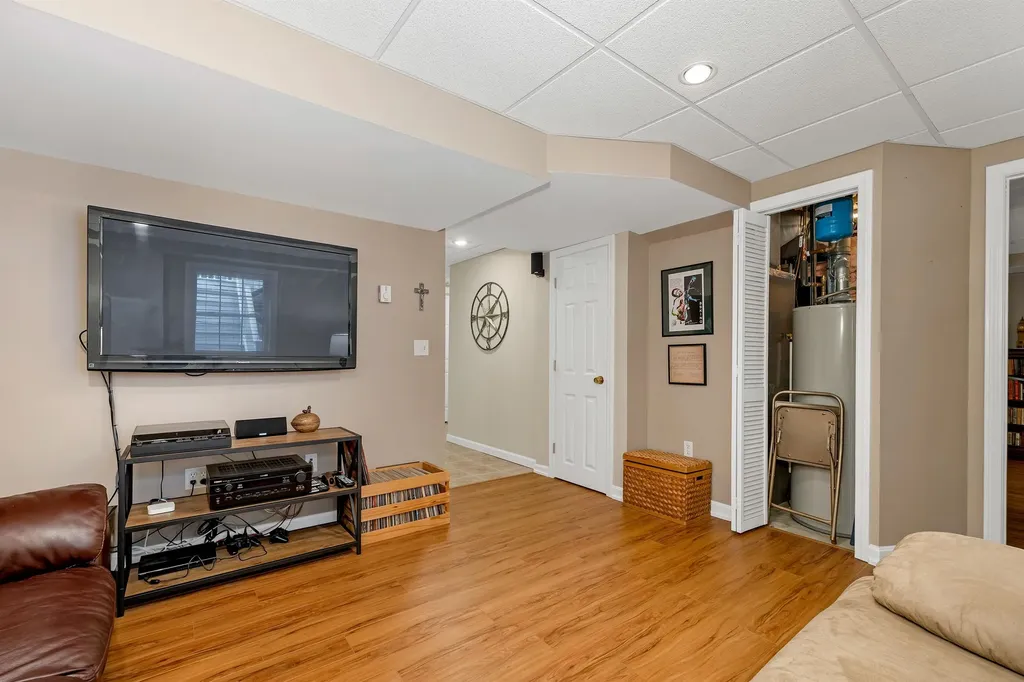 3 Kelly Way Merrimack NH 03054