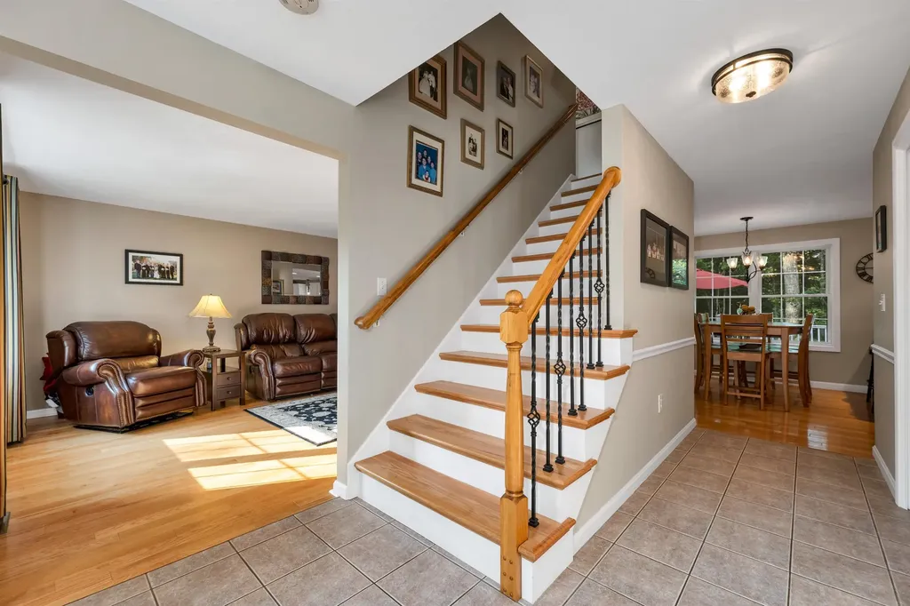 3 Kelly Way Merrimack NH 03054