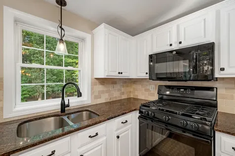 3 Kelly Way Merrimack NH 03054
