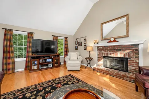 3 Kelly Way Merrimack NH 03054