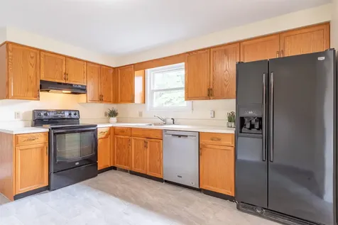11 Nathan Court Nashua NH 03064