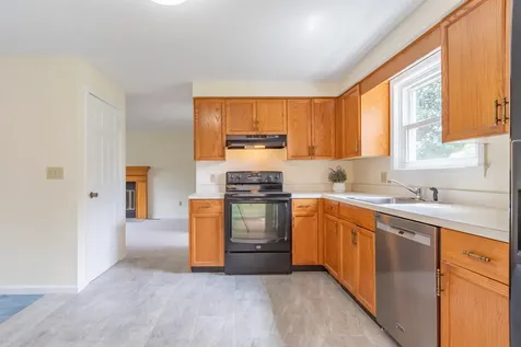 11 Nathan Court Nashua NH 03064