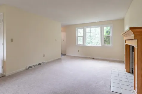 11 Nathan Court Nashua NH 03064