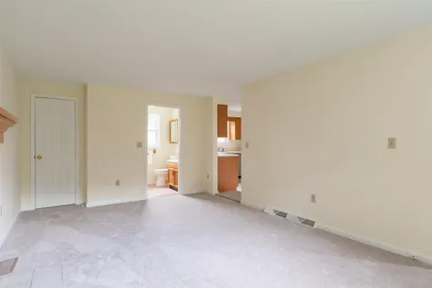 11 Nathan Court Nashua NH 03064