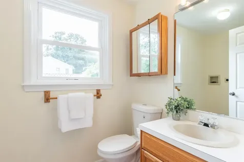 11 Nathan Court Nashua NH 03064