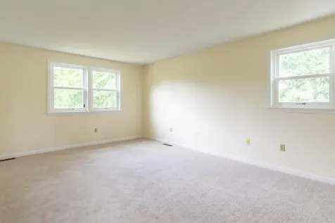 11 Nathan Court Nashua NH 03064