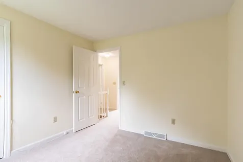 11 Nathan Court Nashua NH 03064