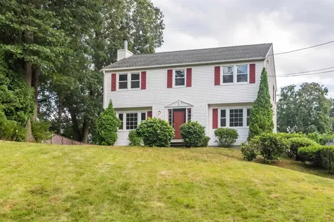 11 Nathan Court Nashua NH 03064