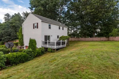 11 Nathan Court Nashua NH 03064