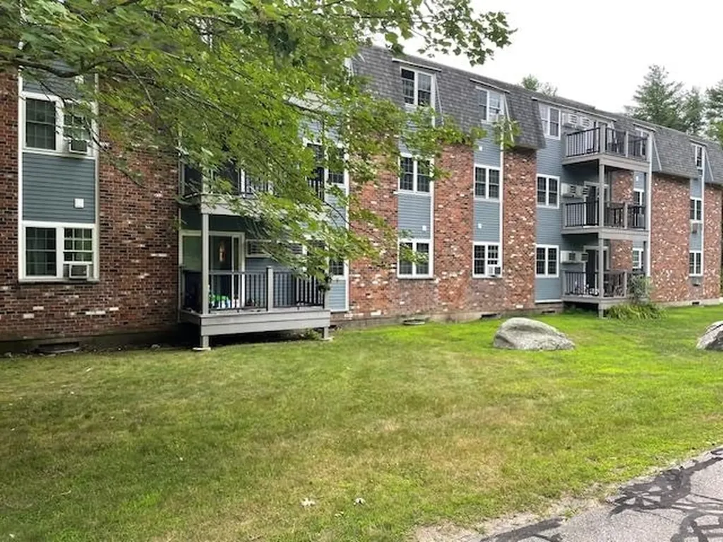 27 Ernest Avenue Exeter NH 03833-4352