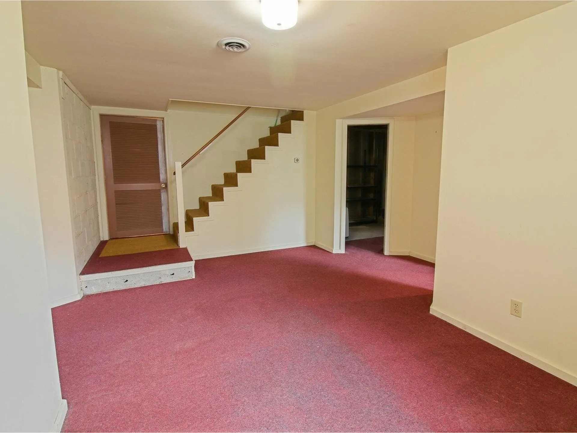 205 River Road Essex VT 05452