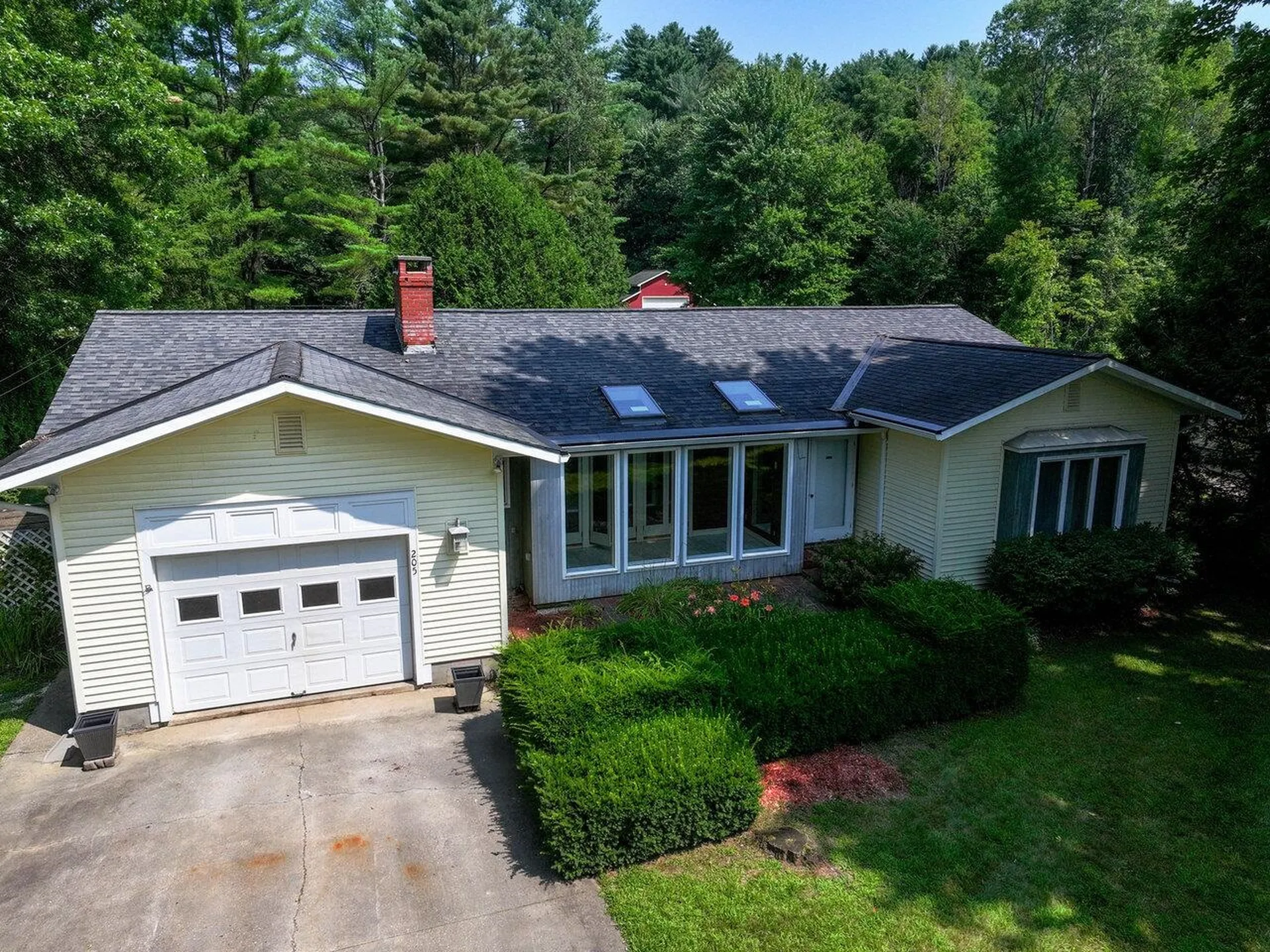 205 River Road Essex VT 05452