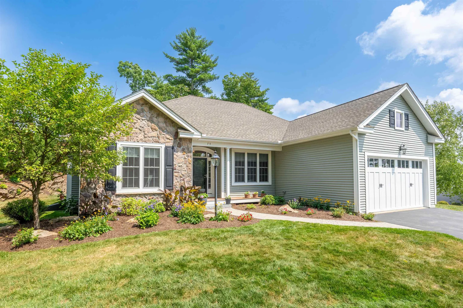75 Springwood Way Manchester NH 03102