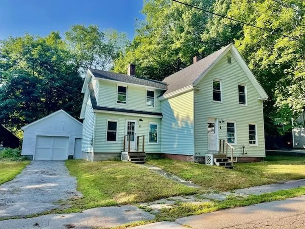 7 Whittemore Street Hillsborough NH 03244