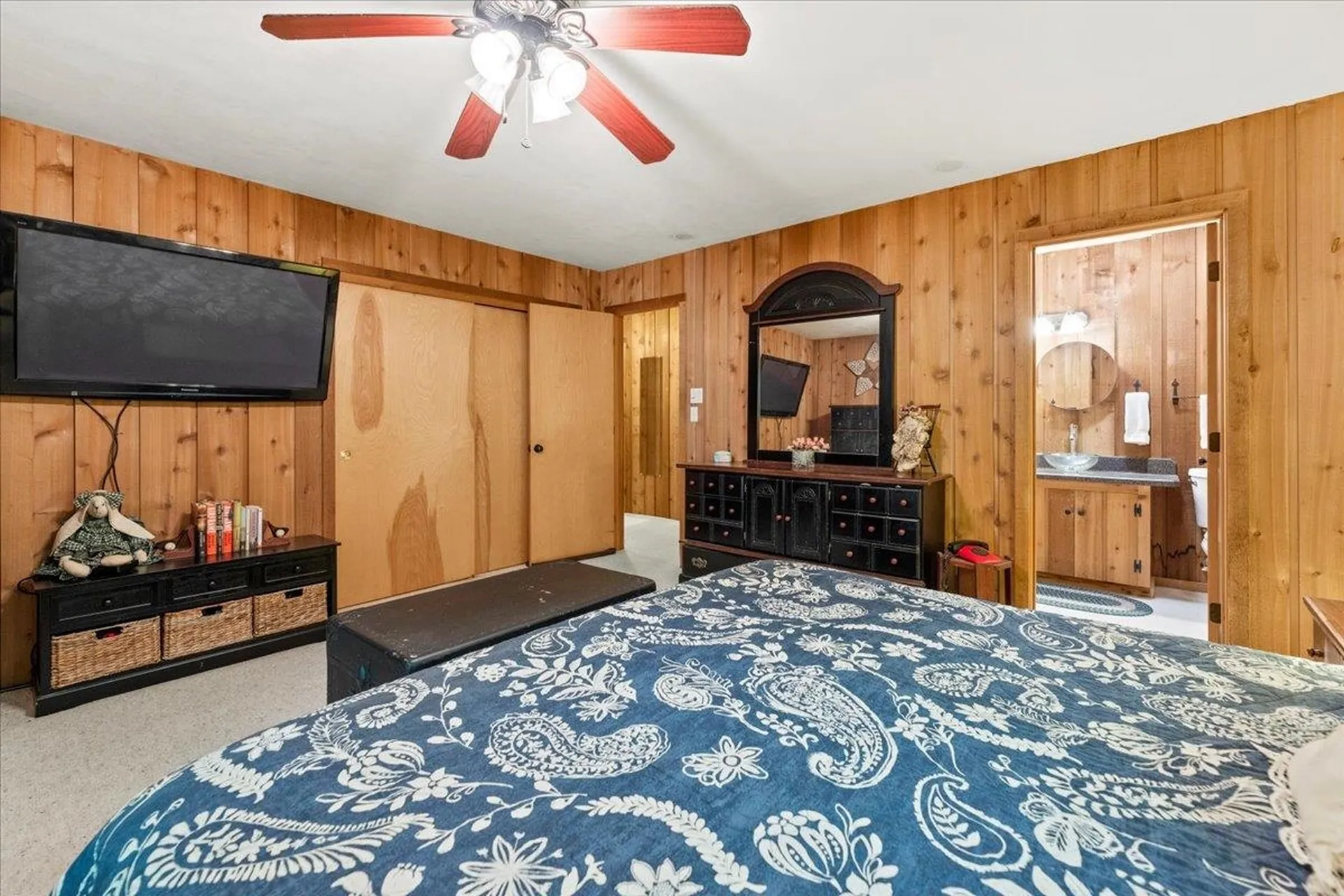 659 Magic Circle Londonderry VT 05148