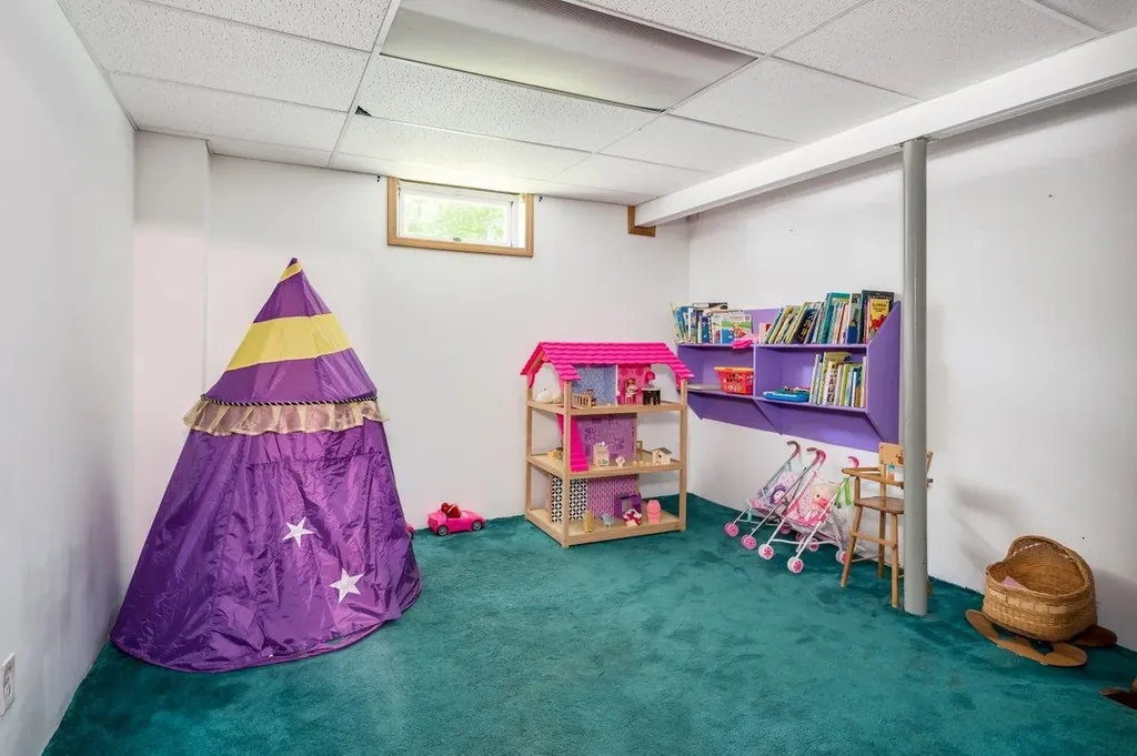15 George Bennett Road Lee NH 03861