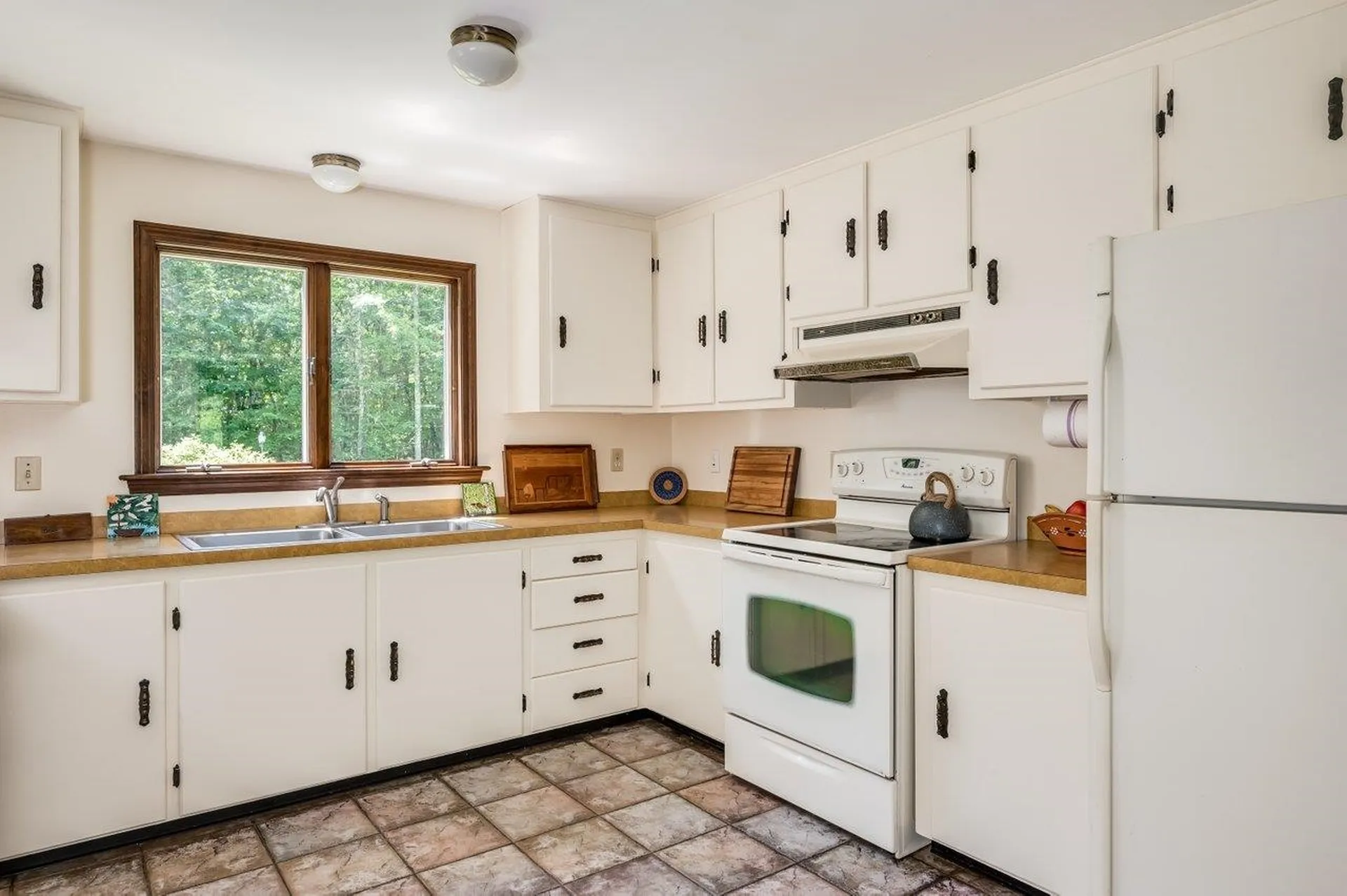 15 George Bennett Road Lee NH 03861