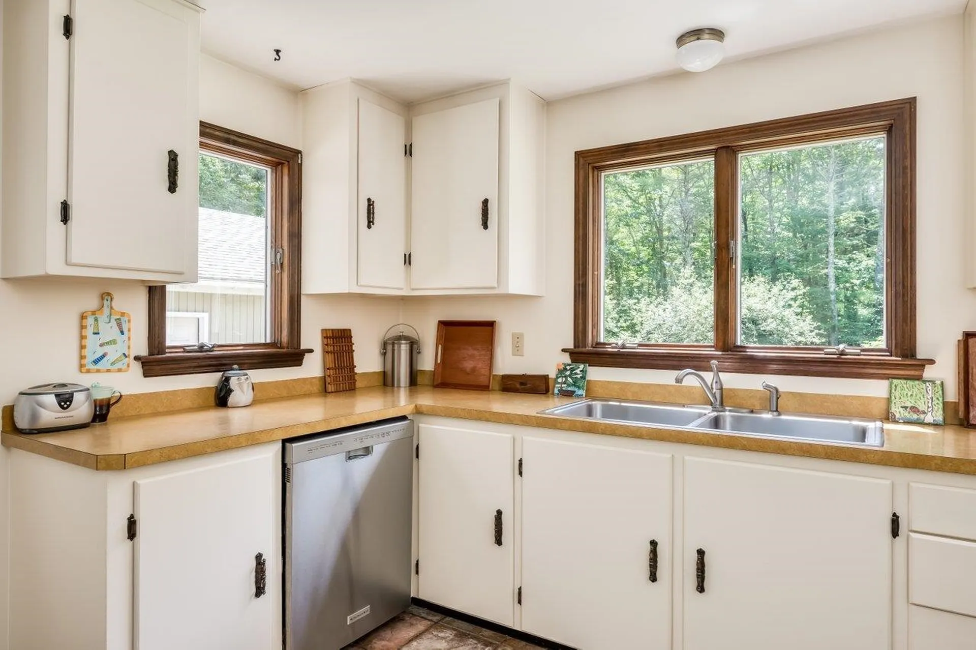 15 George Bennett Road Lee NH 03861