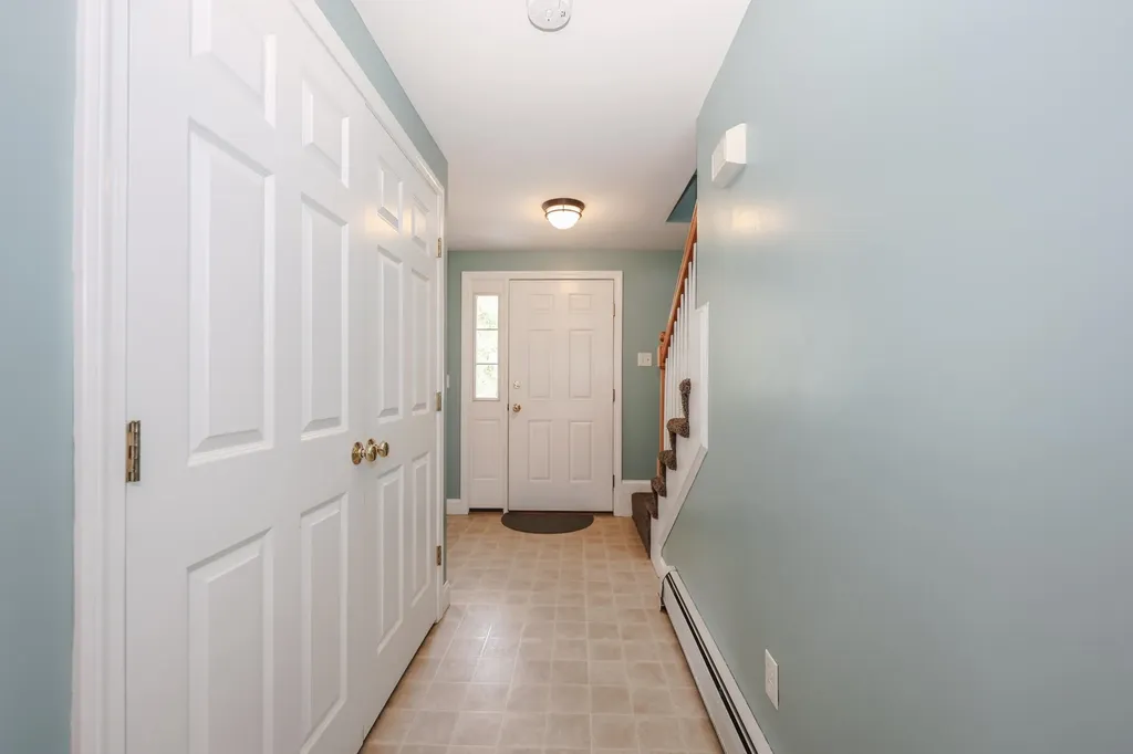17 Brenda Lane Rochester NH 03867