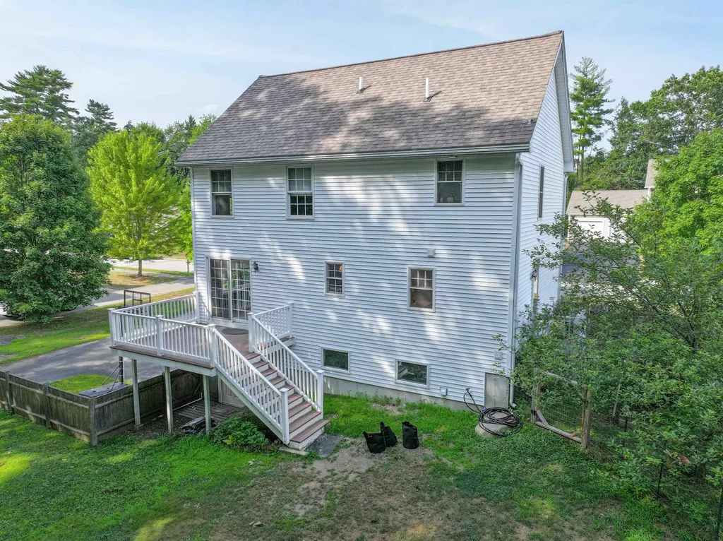 17 Brenda Lane Rochester NH 03867