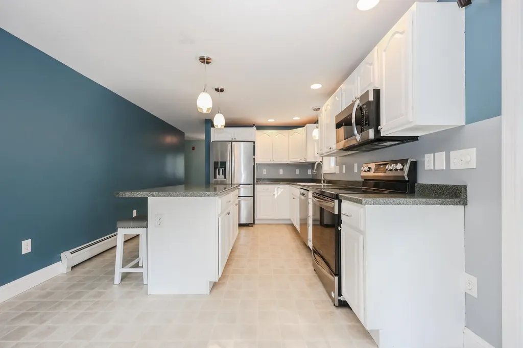 17 Brenda Lane Rochester NH 03867
