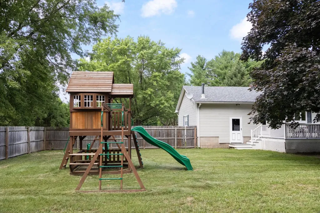 687 Creek Farm Road Colchester VT 05446