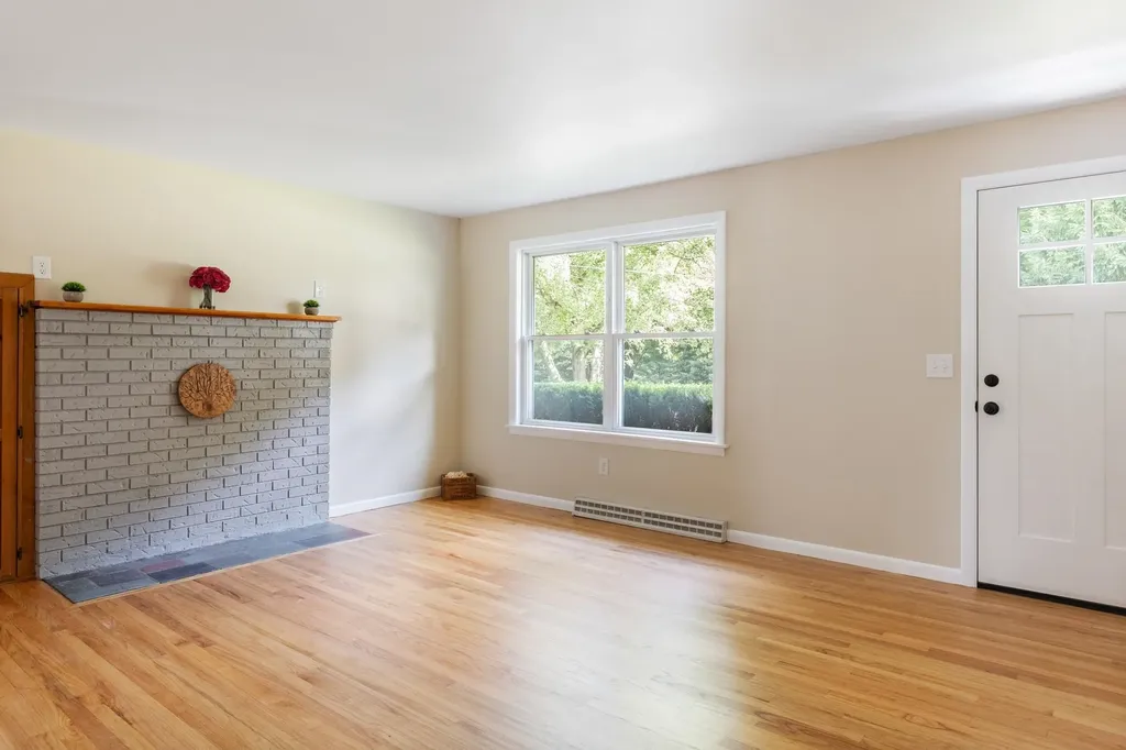 687 Creek Farm Road Colchester VT 05446