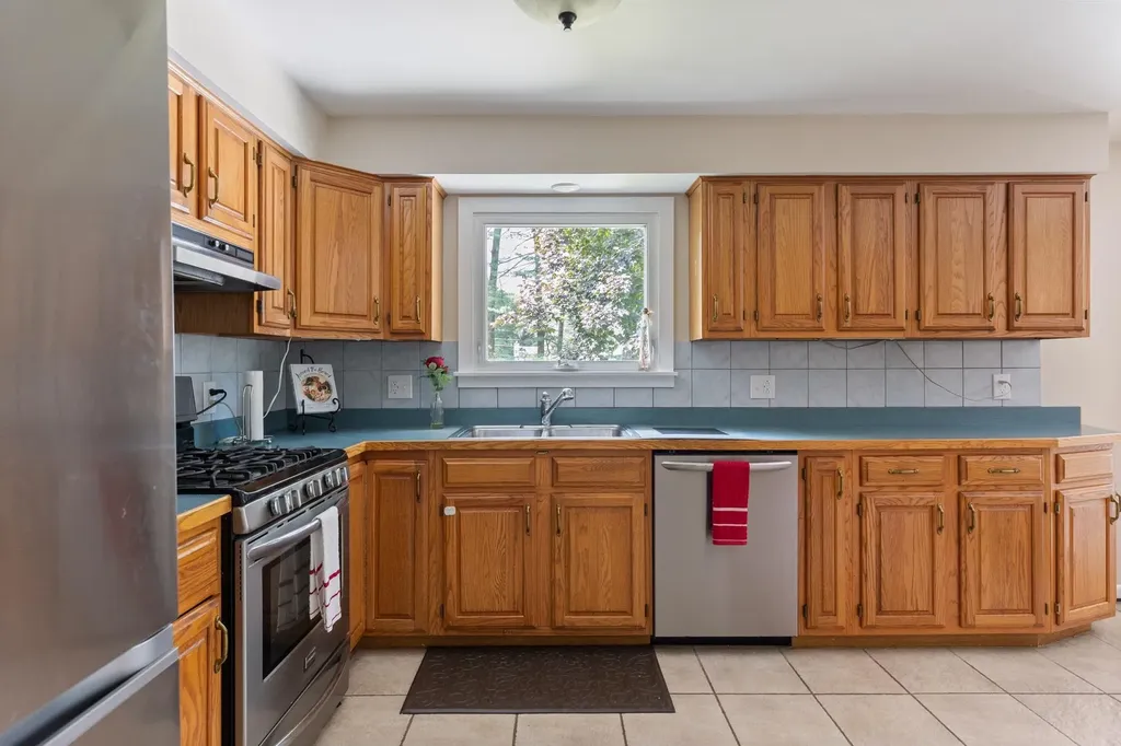 687 Creek Farm Road Colchester VT 05446