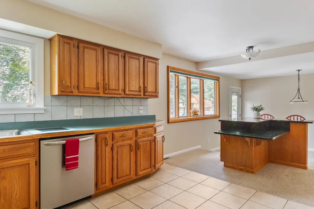 687 Creek Farm Road Colchester VT 05446