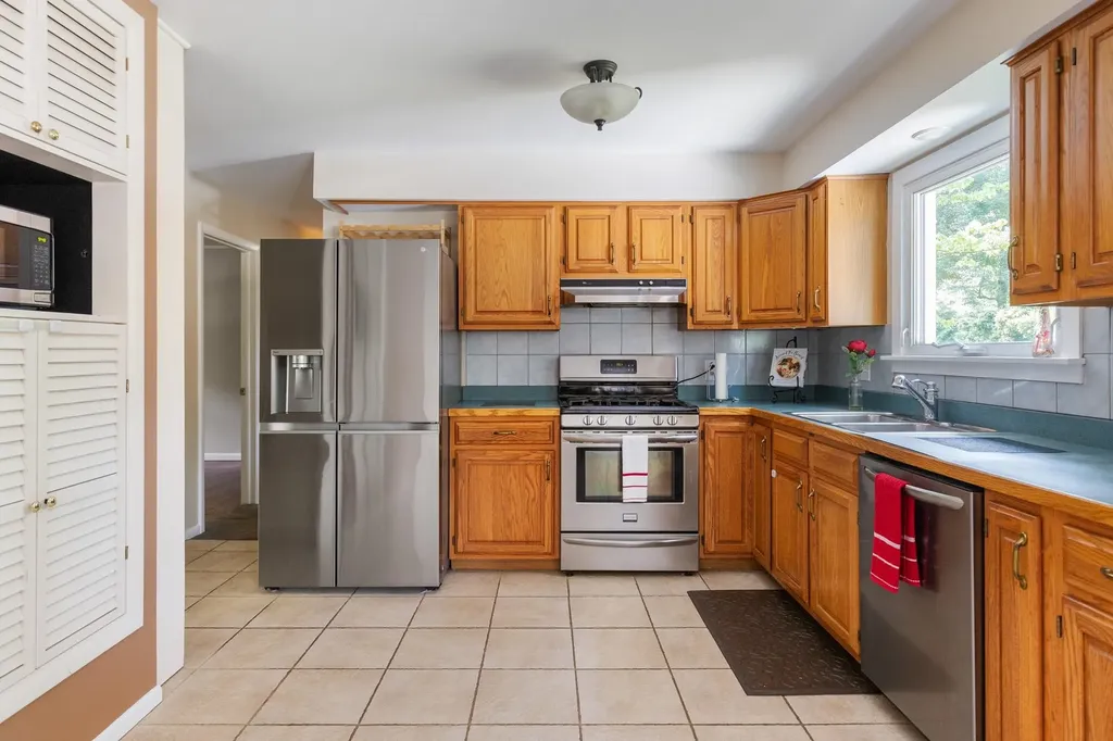 687 Creek Farm Road Colchester VT 05446