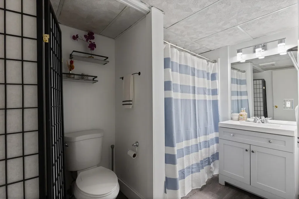 687 Creek Farm Road Colchester VT 05446