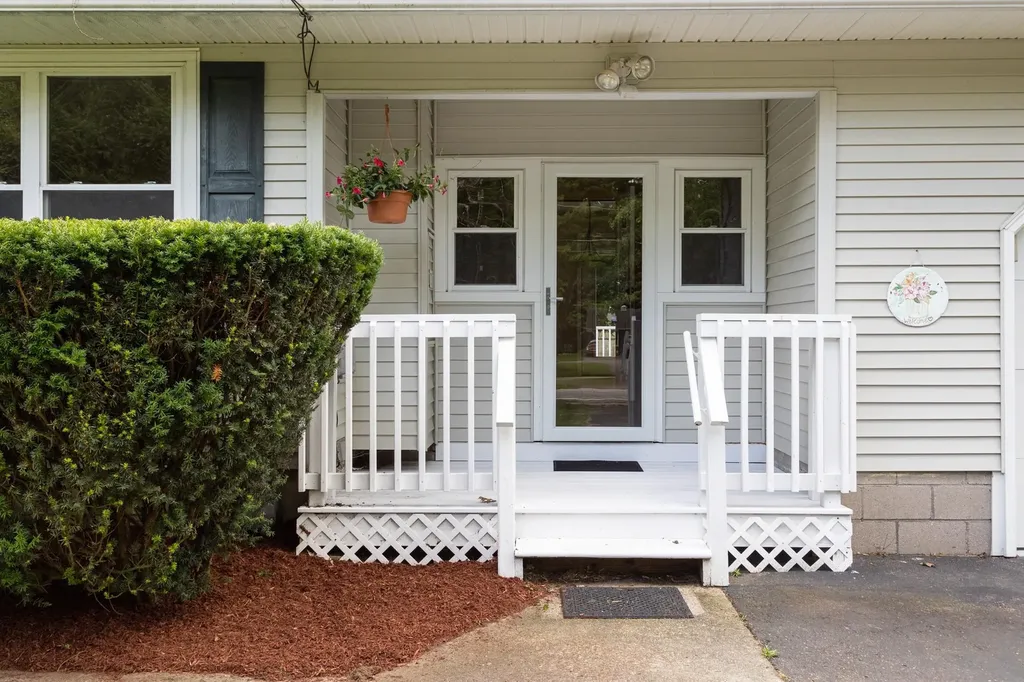 687 Creek Farm Road Colchester VT 05446