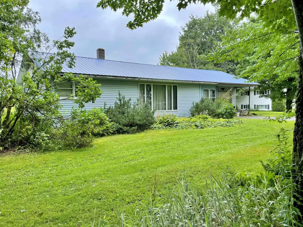 274 Vt Route 105 Newport Town VT 05857