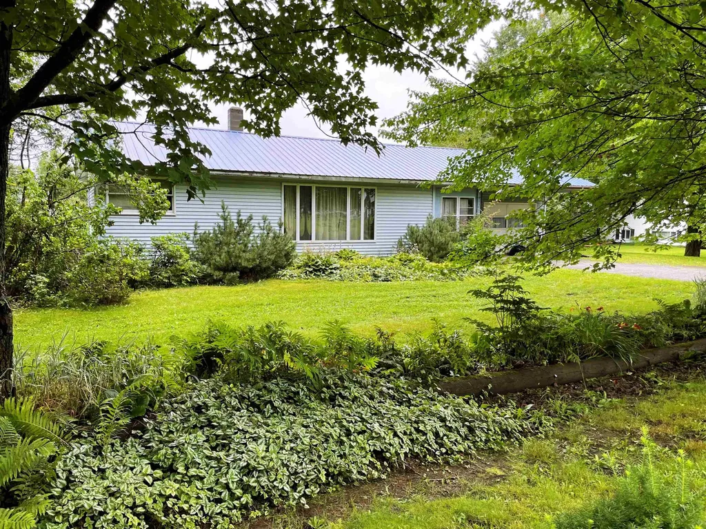 274 Vt Route 105 Newport Town VT 05857