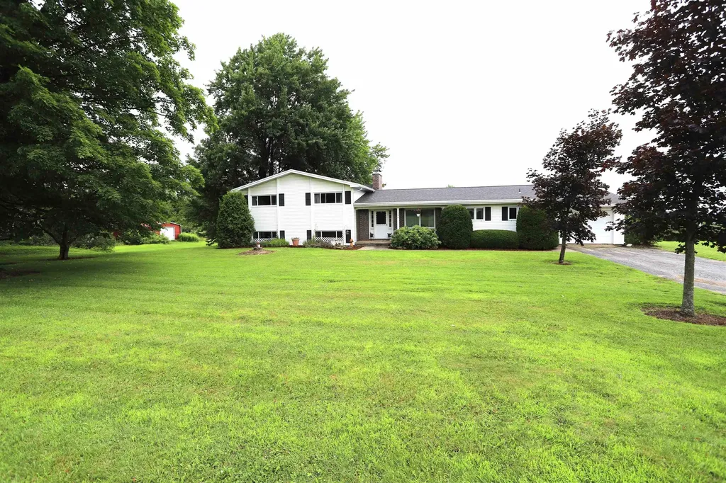 246 Vt Route 105 Newport Town VT 05857