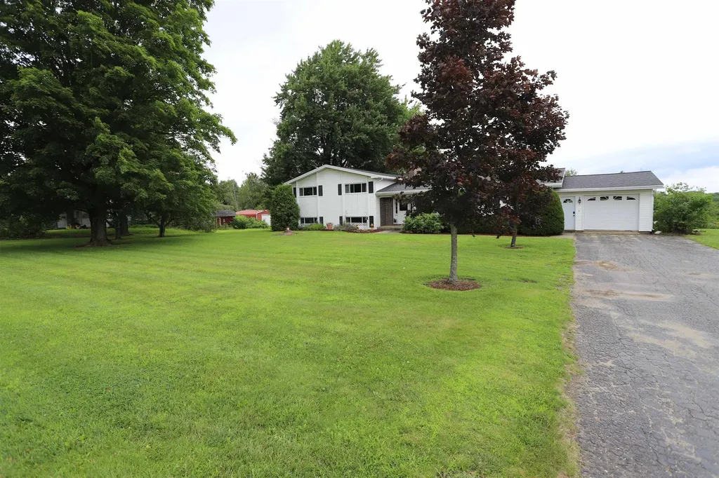 246 Vt Route 105 Newport Town VT 05857