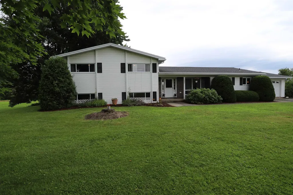 246 Vt Route 105 Newport Town VT 05857