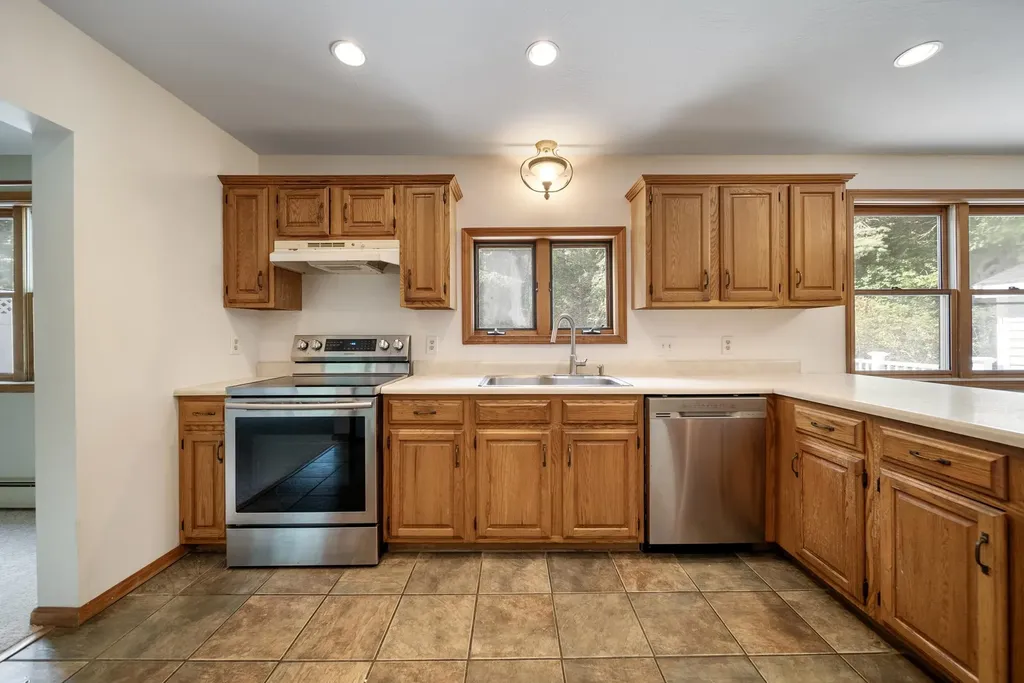 56 Woodward Road Merrimack NH 03054