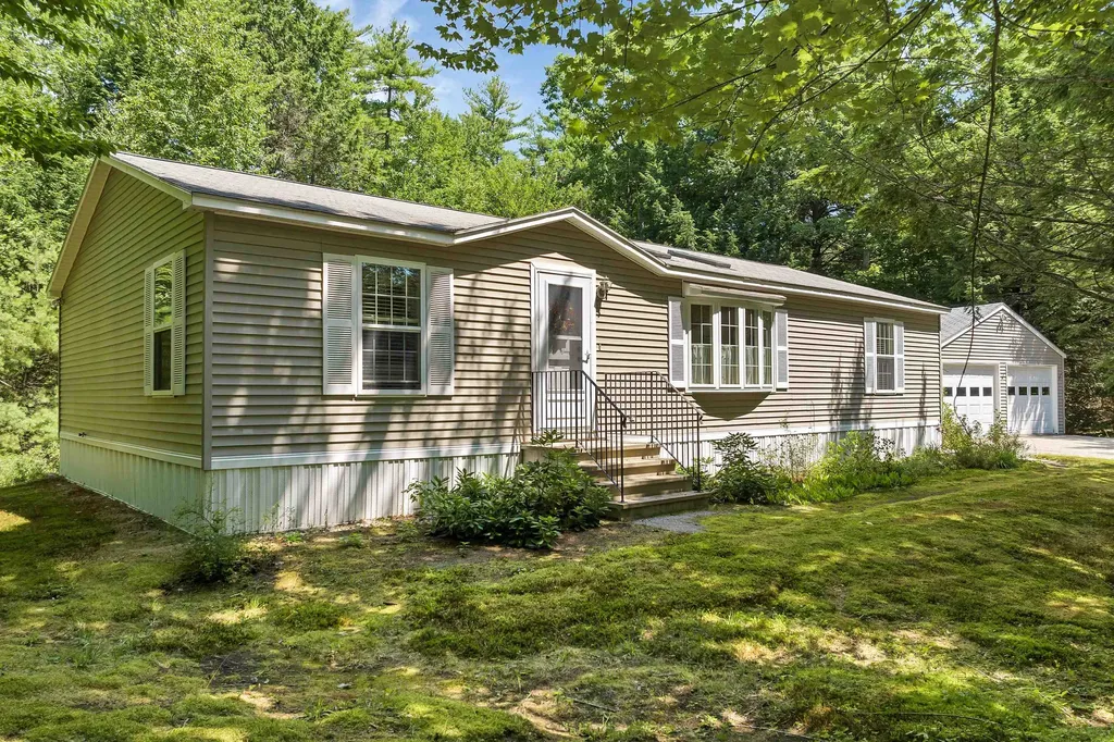 26 Kenyann Drive Wolfeboro NH 03894