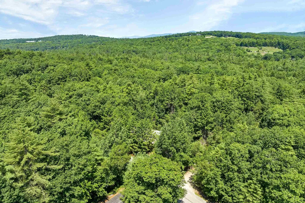26 Kenyann Drive Wolfeboro NH 03894