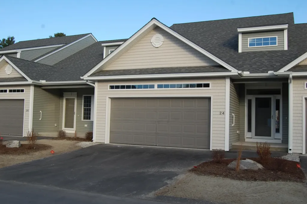 24 Sheffield Way Londonderry NH 03053