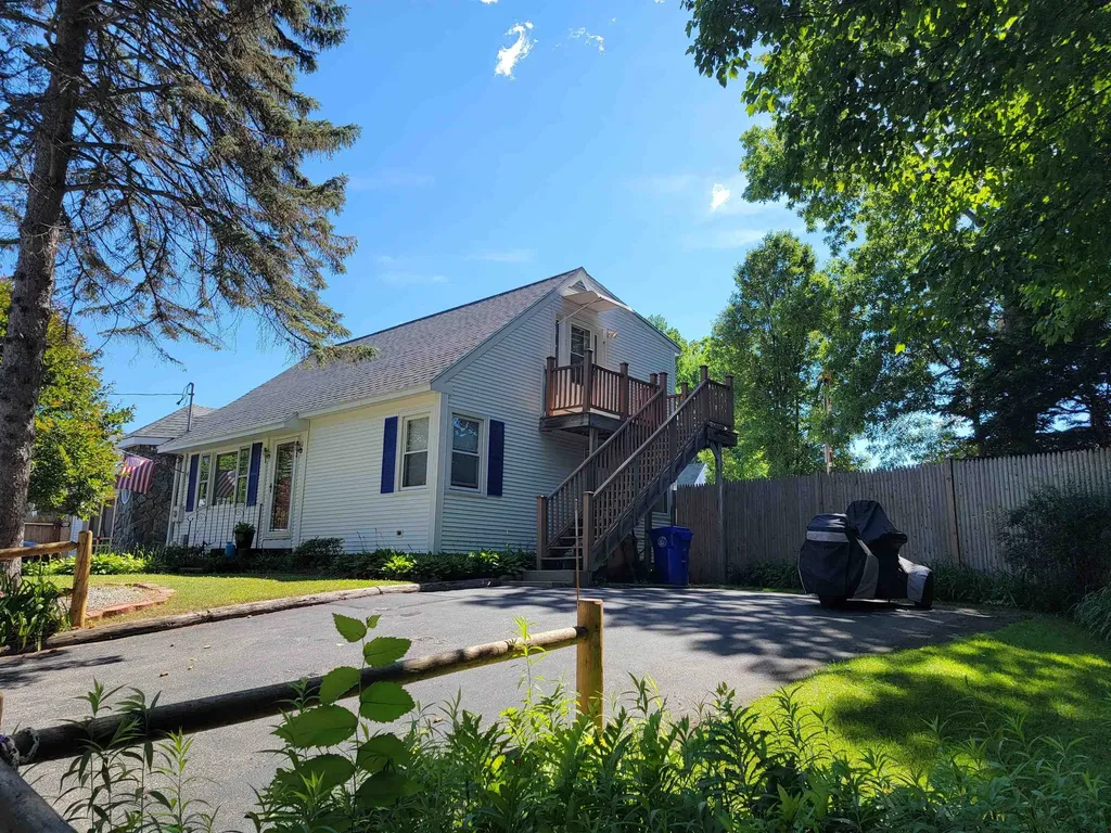 556 Wentworth Street Manchester NH 03102