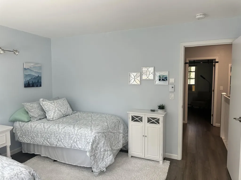 28 Hayes Avenue South Burlington VT 05403