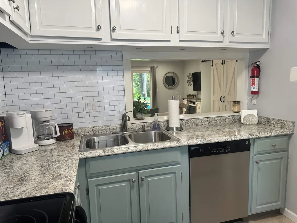28 Hayes Avenue South Burlington VT 05403